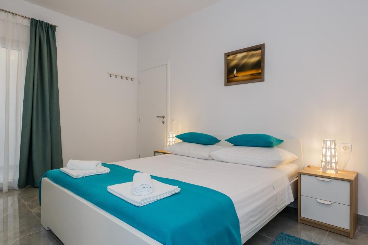 Apartmani Ujakovic Kaštela Zewnętrze zdjęcie