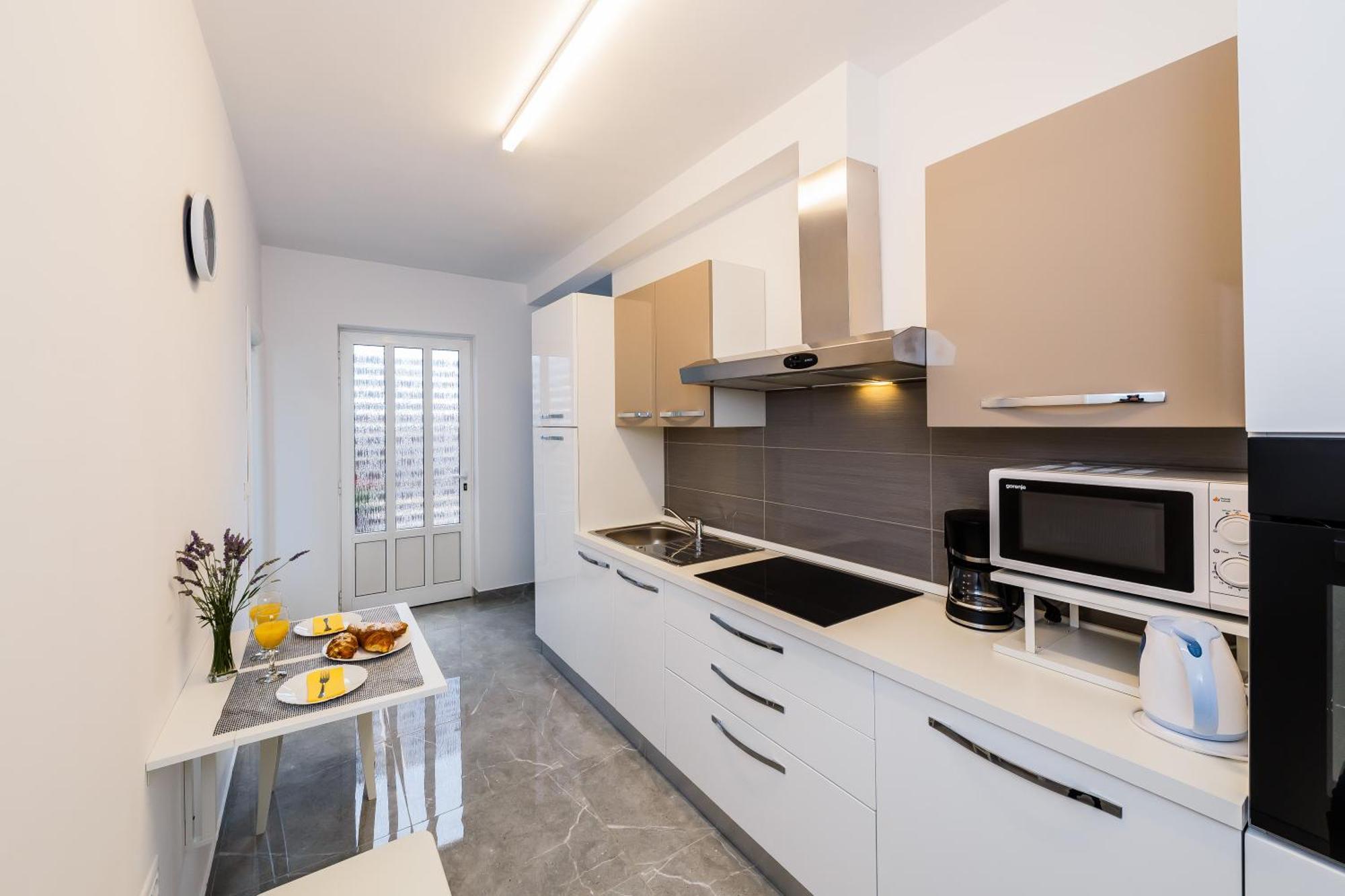 Apartmani Ujakovic Kaštela Zewnętrze zdjęcie