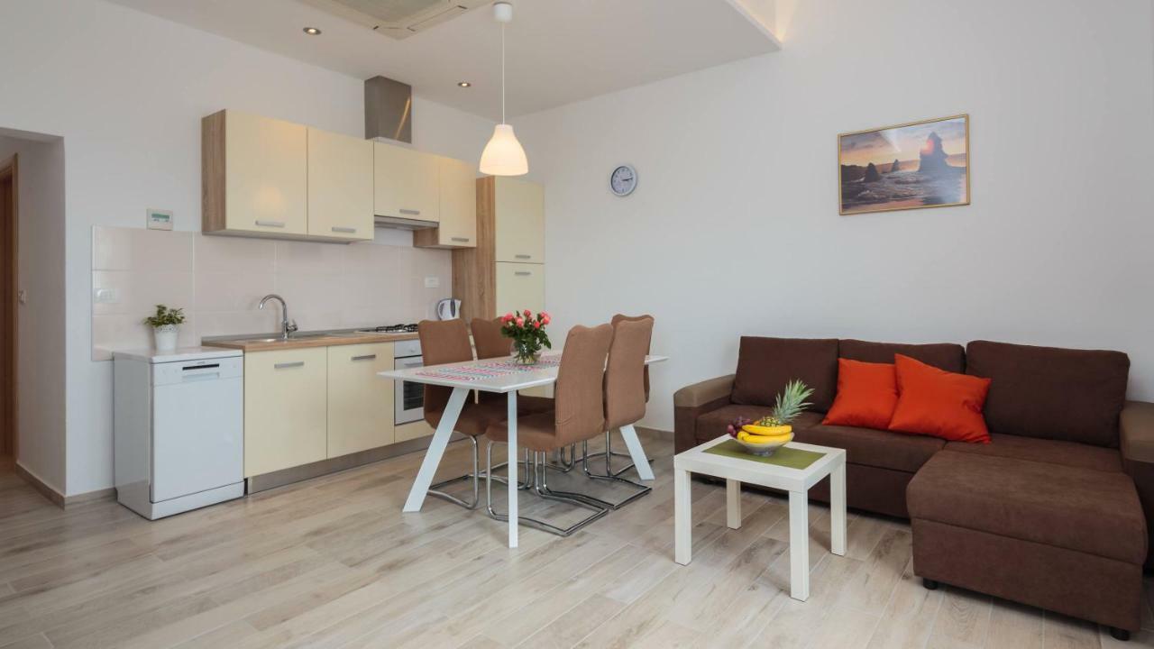 Apartmani Ujakovic Kaštela Zewnętrze zdjęcie