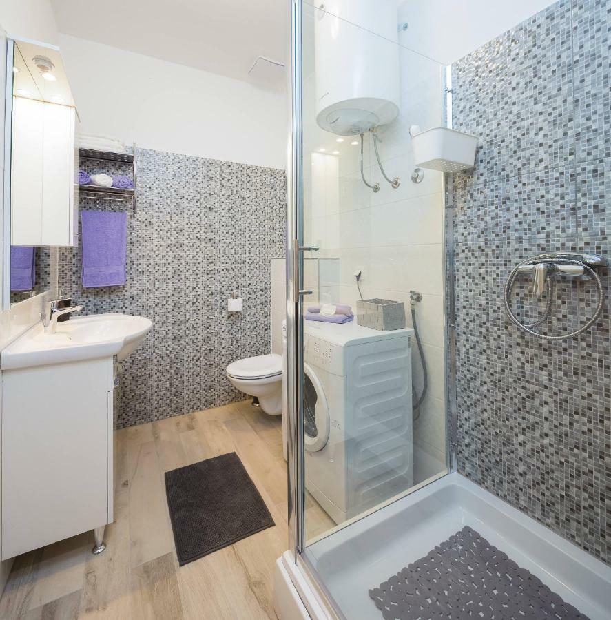 Apartmani Ujakovic Kaštela Zewnętrze zdjęcie