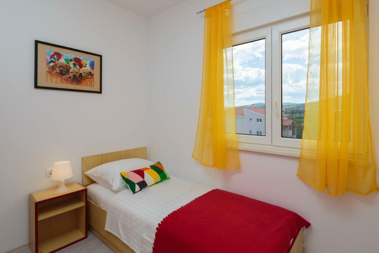 Apartmani Ujakovic Kaštela Zewnętrze zdjęcie