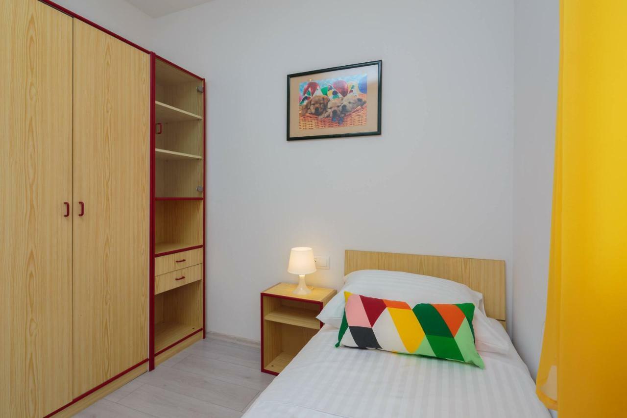 Apartmani Ujakovic Kaštela Zewnętrze zdjęcie