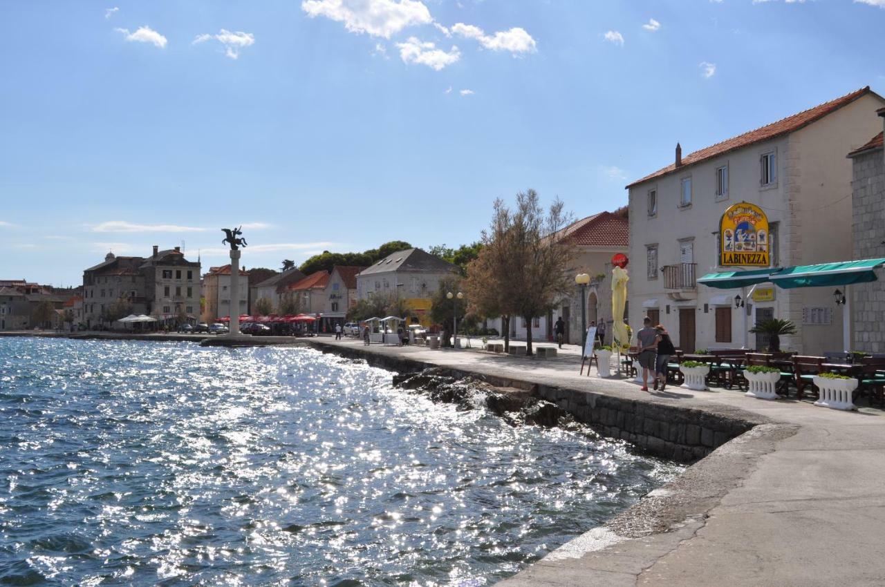 Apartmani Ujakovic Kaštela Zewnętrze zdjęcie