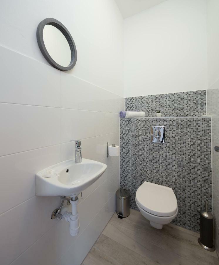 Apartmani Ujakovic Kaštela Zewnętrze zdjęcie