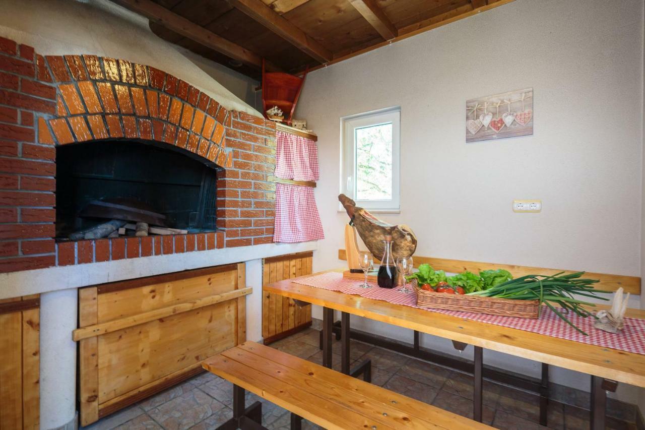 Apartmani Ujakovic Kaštela Zewnętrze zdjęcie